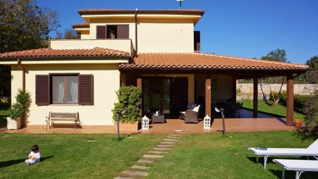 Read more about the article VILLA immersed in Itri countryside half way between the crystal clear sea of ​​Sperlonga and Gaeta.