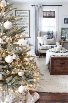 to decorate your home during Christmas delta immobiliare