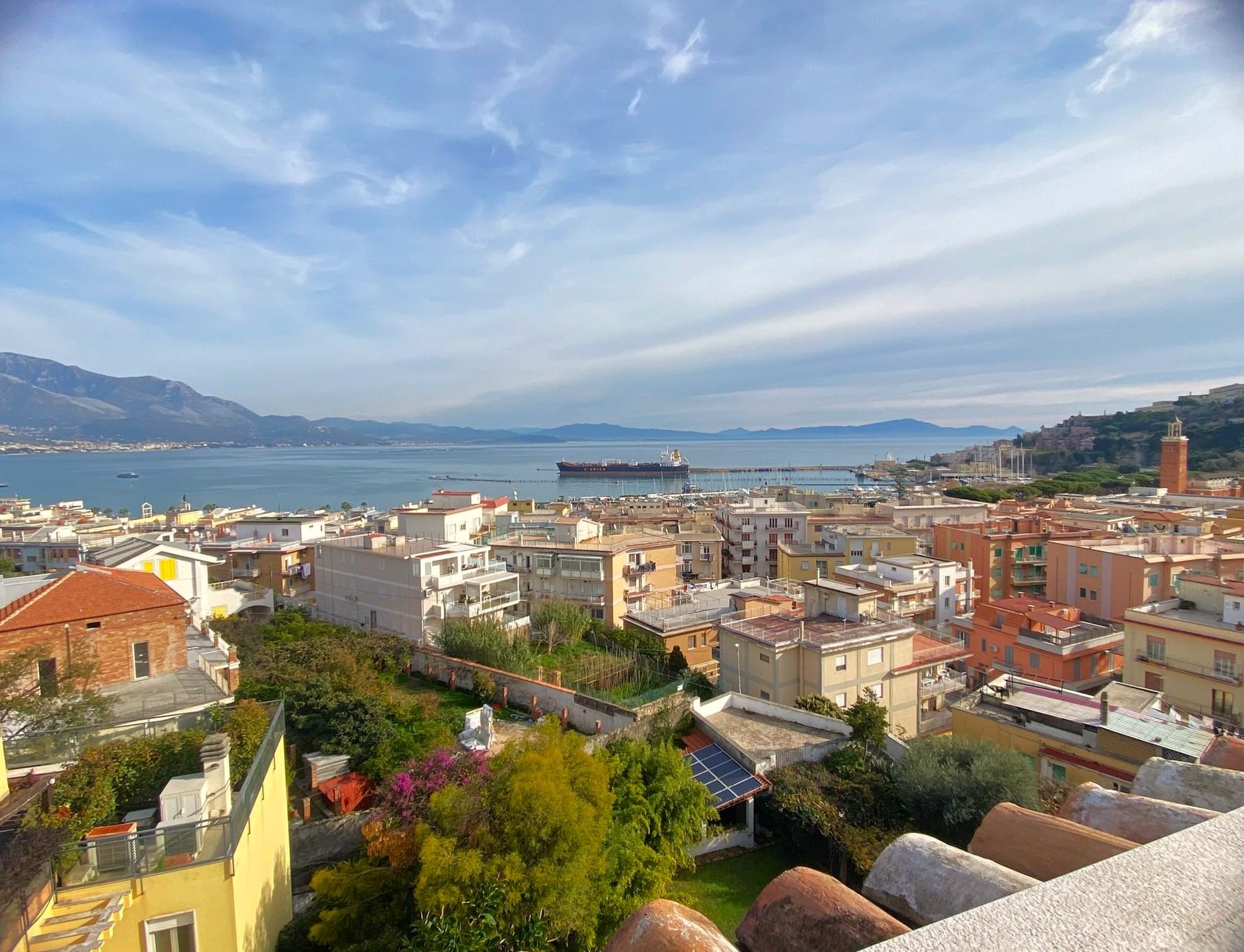 Scopri di più sull'articolo Gaeta  fittasi miniappartamento in Torre di Avvistamento Saracena