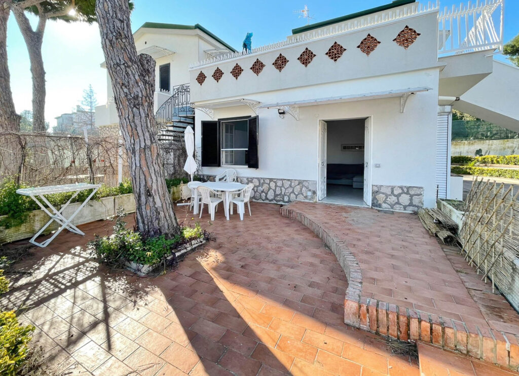 Gaeta quadrilocale con spazio esterno in affitto periodo estivo image 1