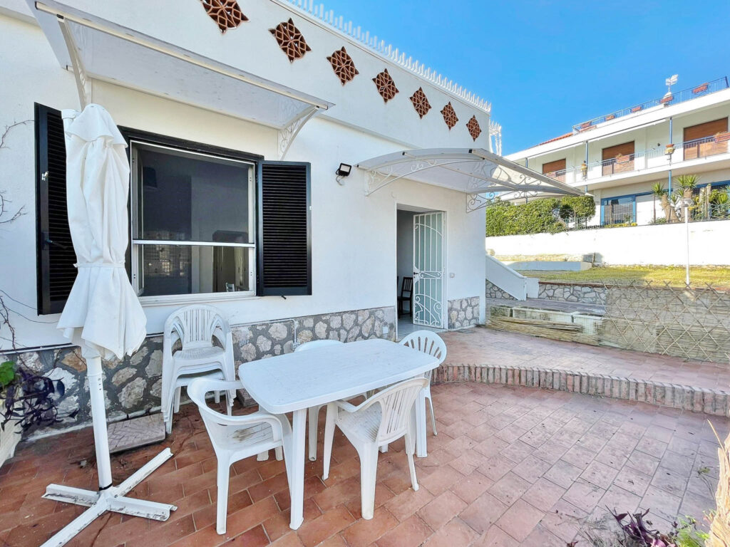Gaeta quadrilocale con spazio esterno in affitto periodo estivo image 2