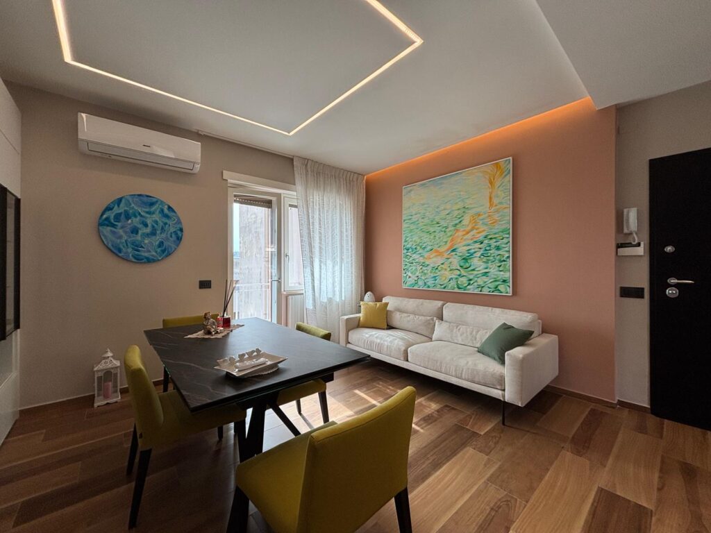 Gaeta Colle S. Agata, elegante trilocale ristrutturato con terrazzo panoramico image 1