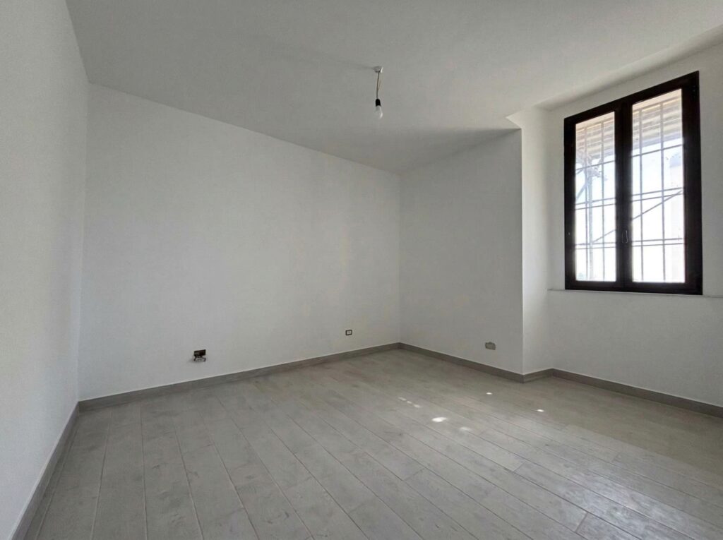 Formia trilocale moderno in Via Vitruvio image 3