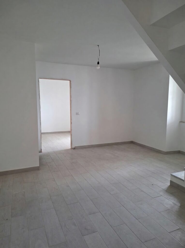 Formia trilocale moderno in Via Vitruvio image 2