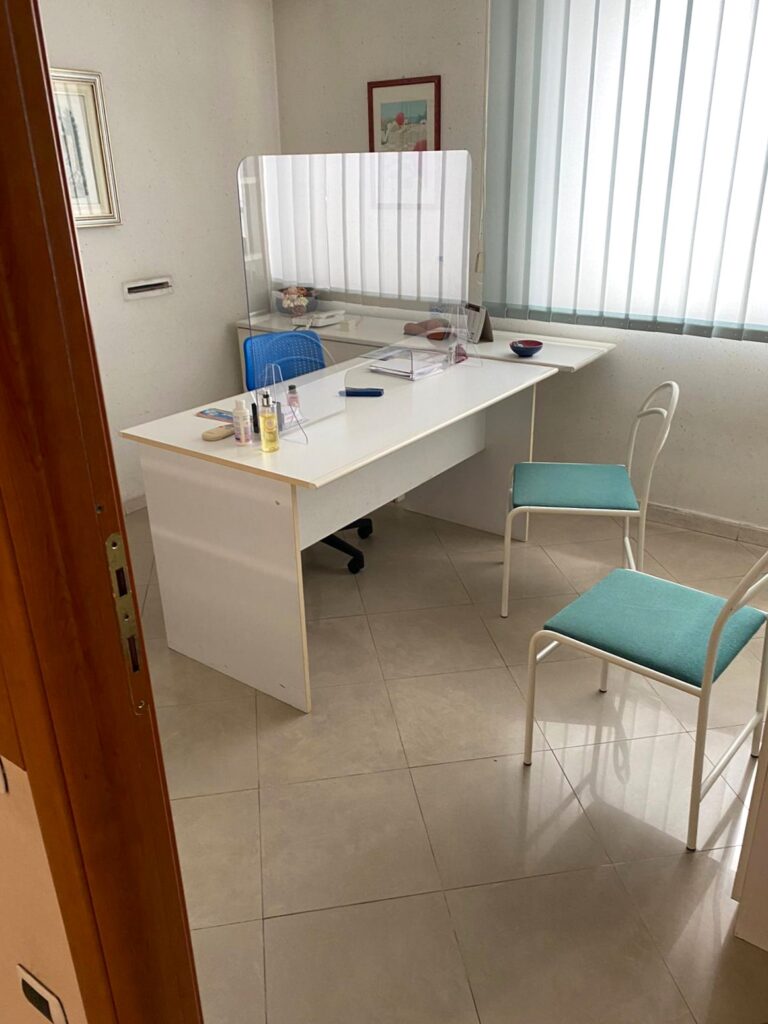 Formia stanza uso studio in affitto image 1