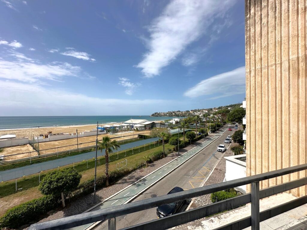 Gaeta, appartamento villa fronte mare a Serapo image 1