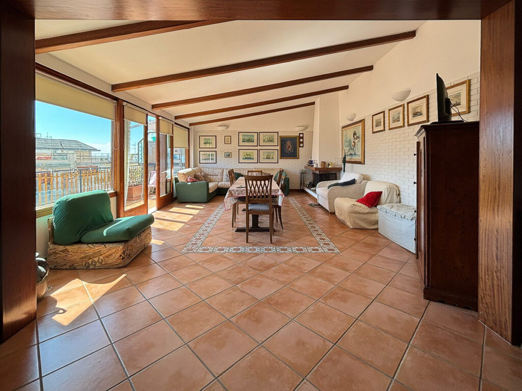 Gaeta, Serapo luminoso quadrilocale image 1